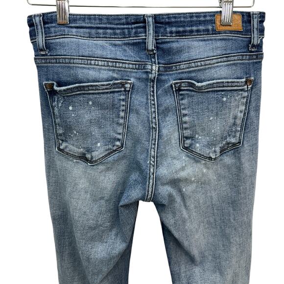 JUDY BLUE Boyfriend Fit Denim Jeans Womens Size 7/28 Relaxed Distressed - Picture 7 of 11